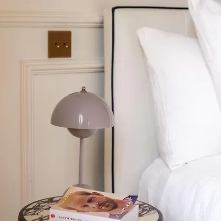 Haussmannien Luxe - 2 Chambres, Champs-elysees *