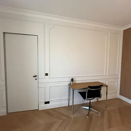 Haussmannien Luxe - 2 Chambres, Champs-elysees Apartment *