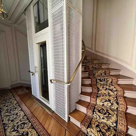 Apartment Haussmannien Luxe - 2 Chambres, Champs-elysees *
