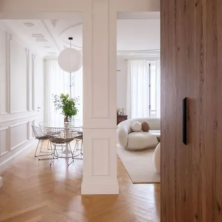 Haussmannien Luxe - 2 Chambres, Champs-elysees Paris
