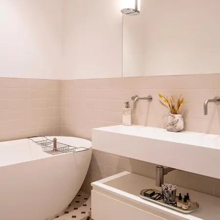 דירה Haussmannien Luxe - 2 Chambres, Champs-elysees פריז