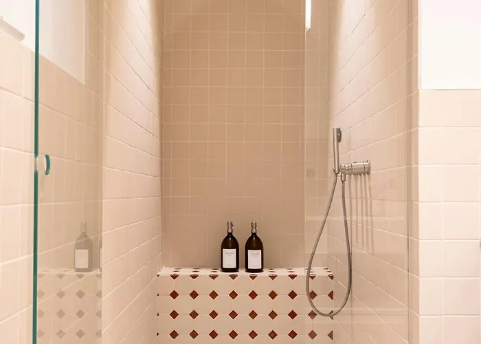 Haussmannien Luxe - 2 Chambres, Champs-elysees *